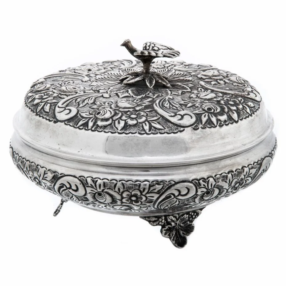 Серебряные шкатулки и бонбоньерки