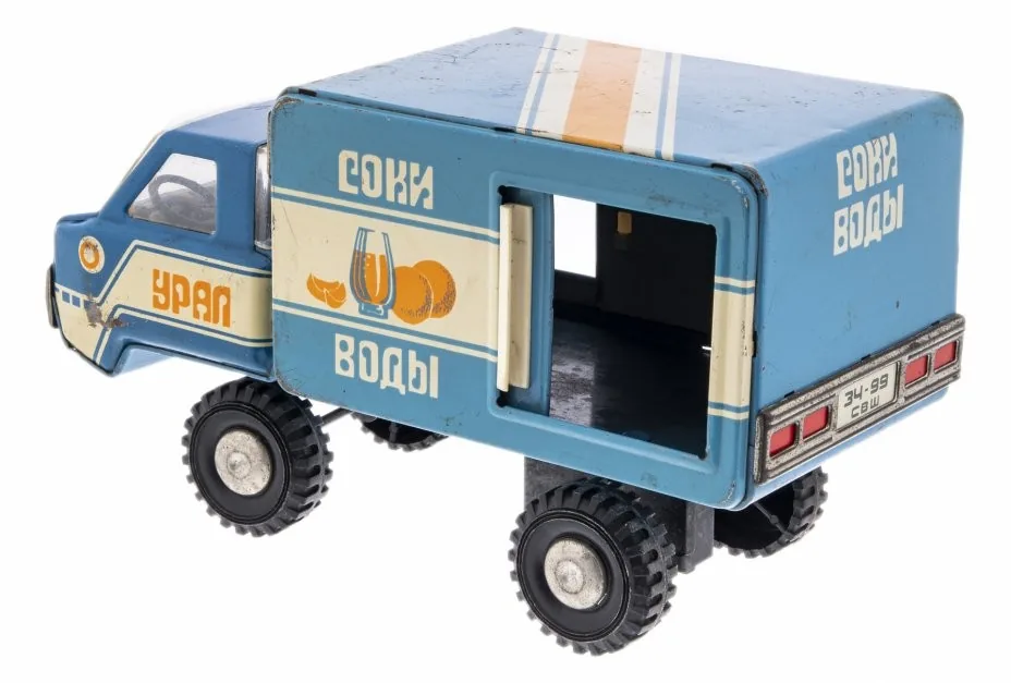 Игрушки СССР: что ценится и как определить завод