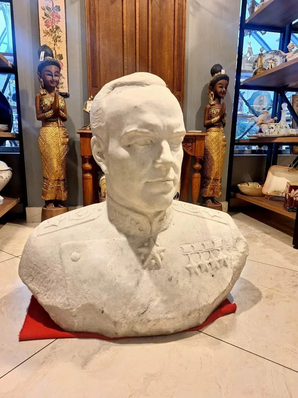 Мемориальные вещи и кабинетная пластика