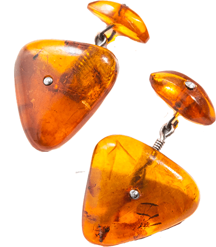 Оценка янтарных запонок